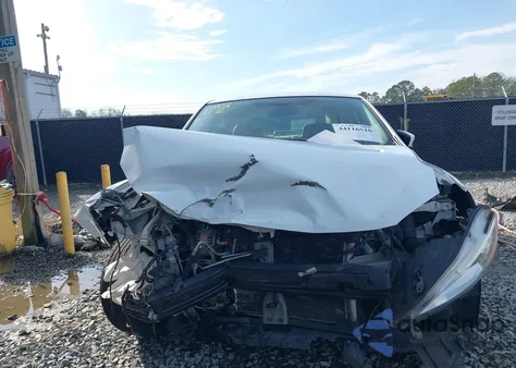 2015 Nissan Sentra S z USA, uszkodzony, nr VIN 3N1AB7AP8FY355115